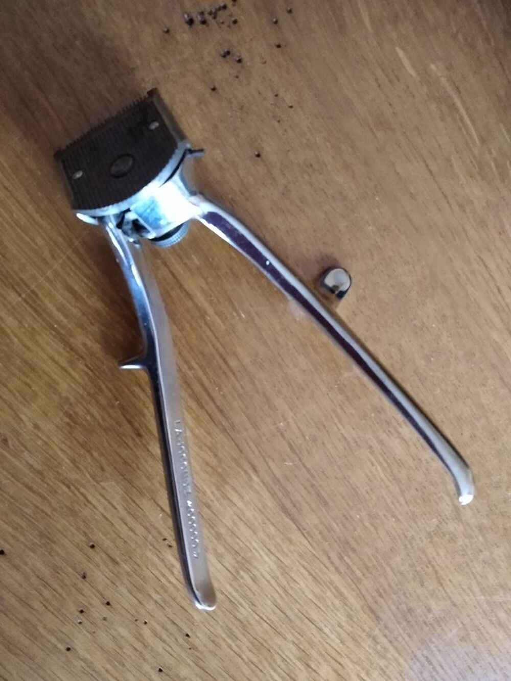 Ancienne tondeuse rasoir &agrave; main 