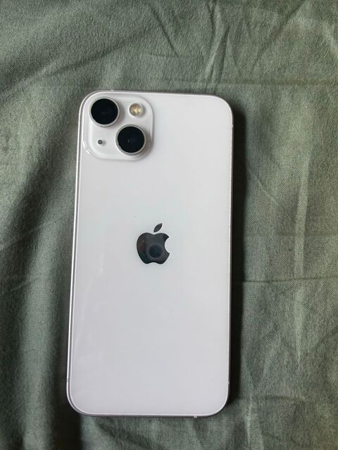 iPhone 13 - 256 Go - Tr�s bon �tat - Remise en main propre Hellemmes Lille (59)
