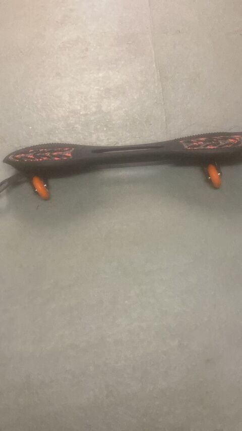 OXELO Skate 10 Mothern (67)