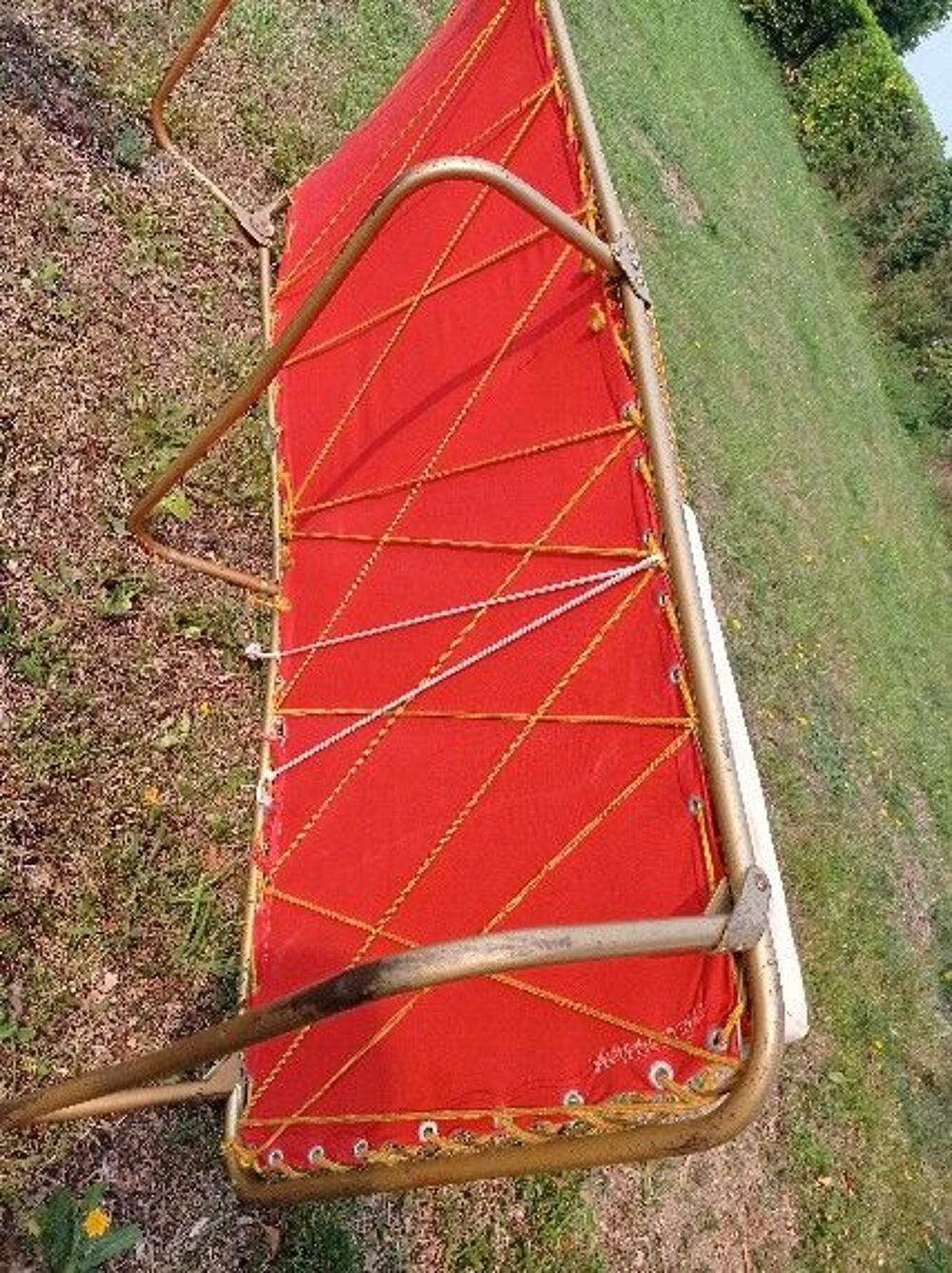 Deux lits de camp vintage Meubles