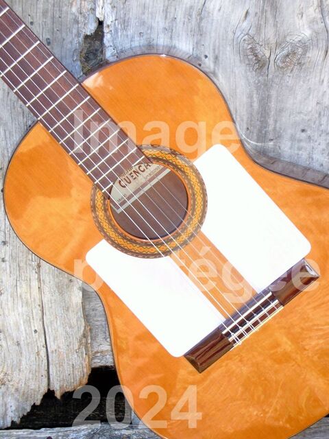 Belle guitare CUENCA model 30 monte  Flamenca  535 Bordeaux (33)
