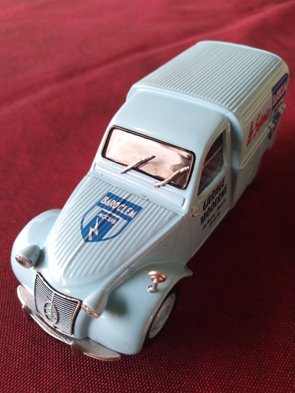 Voiture miniature Citro&euml;n 2CV fourgonnette 