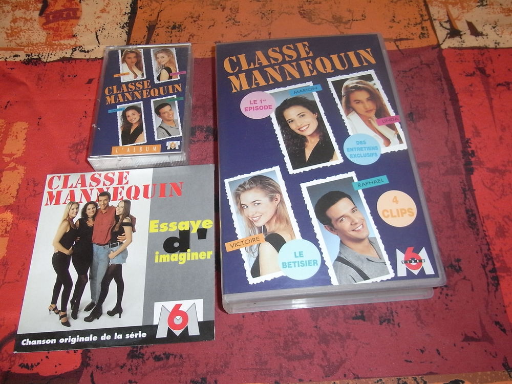 VHS, cassette audio album et CD 2 titre classe mannequin DVD et blu-ray