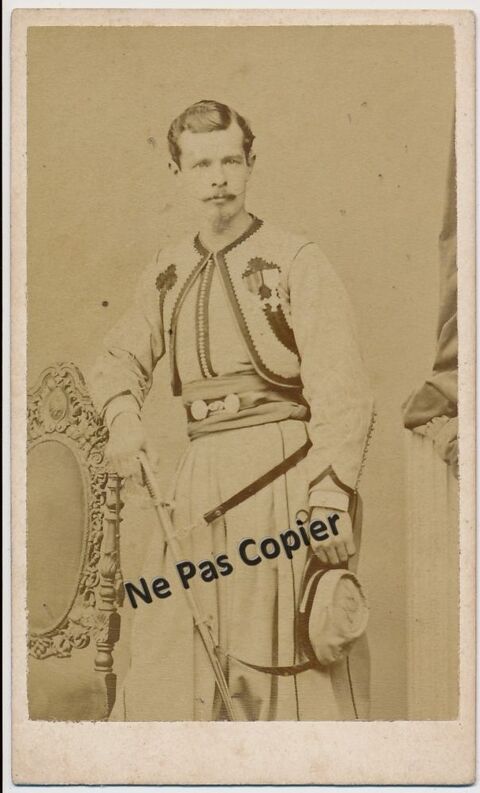 Cdv Portrait Militaire Zouave Pontifical Suscipj Rome ca1870 1 Loches (37)