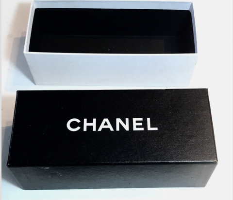 Boite Chanel 12 La Garenne-Colombes (92)