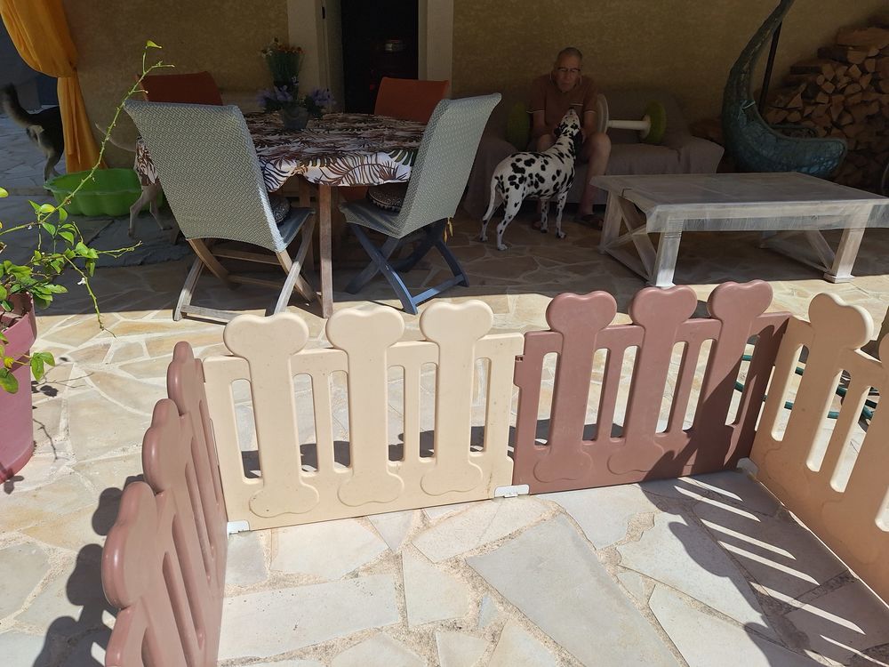   PARC A CHIOTS 