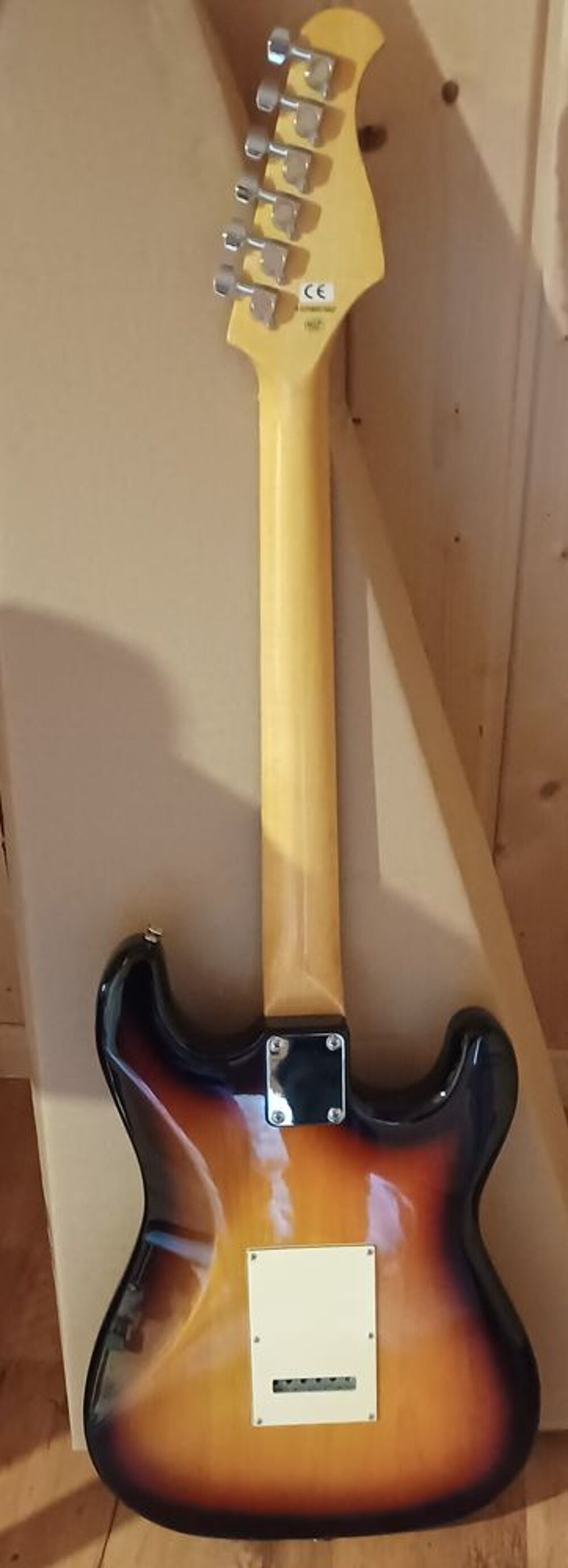 GUITARE ELECTRIQUE Instruments de musique