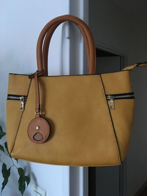 Sac  main 30 Levallois-Perret (92)