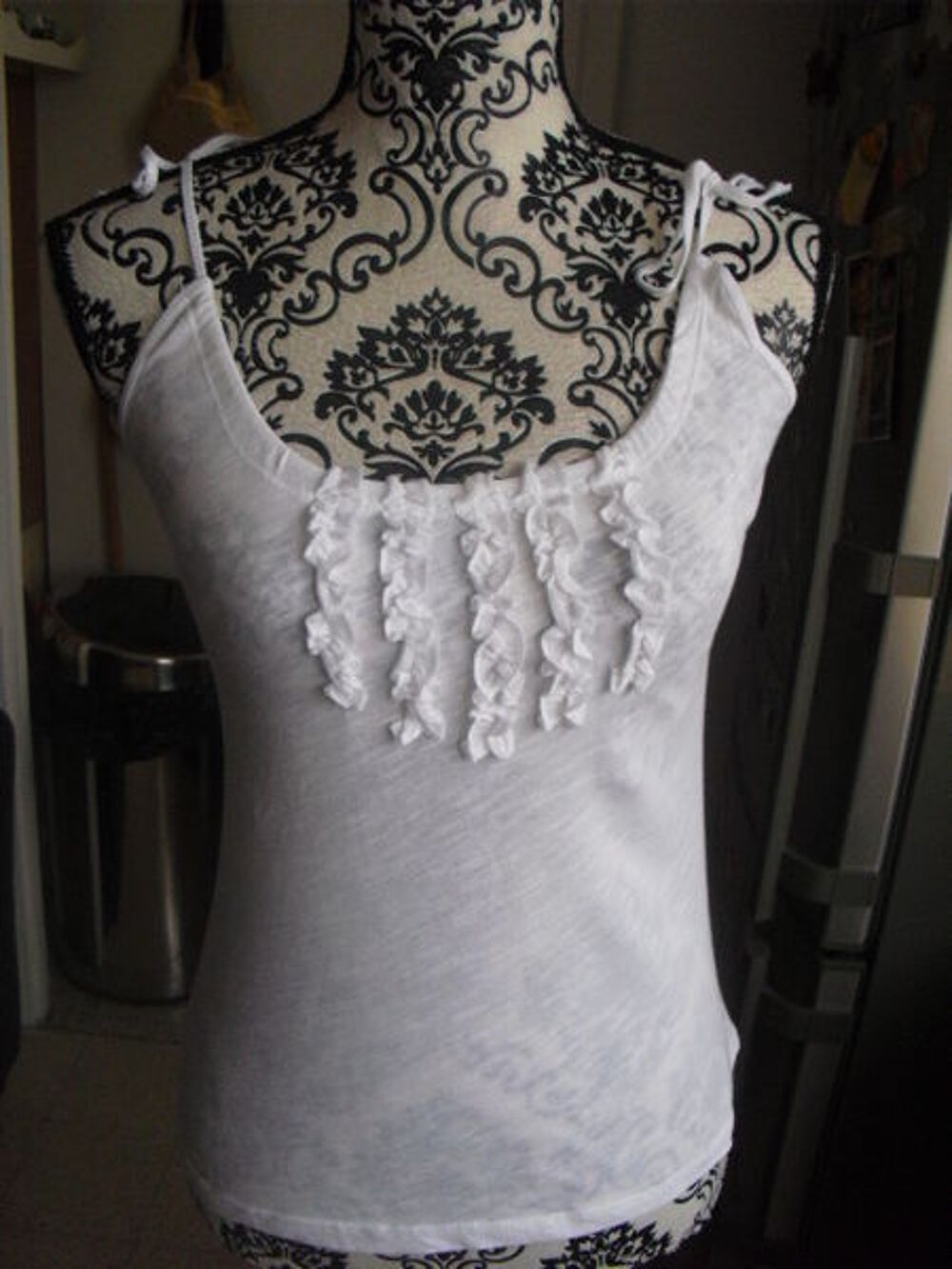 top blanc a motifs bretelles liens a nouer NEUF NAF NAF T S Vêtements