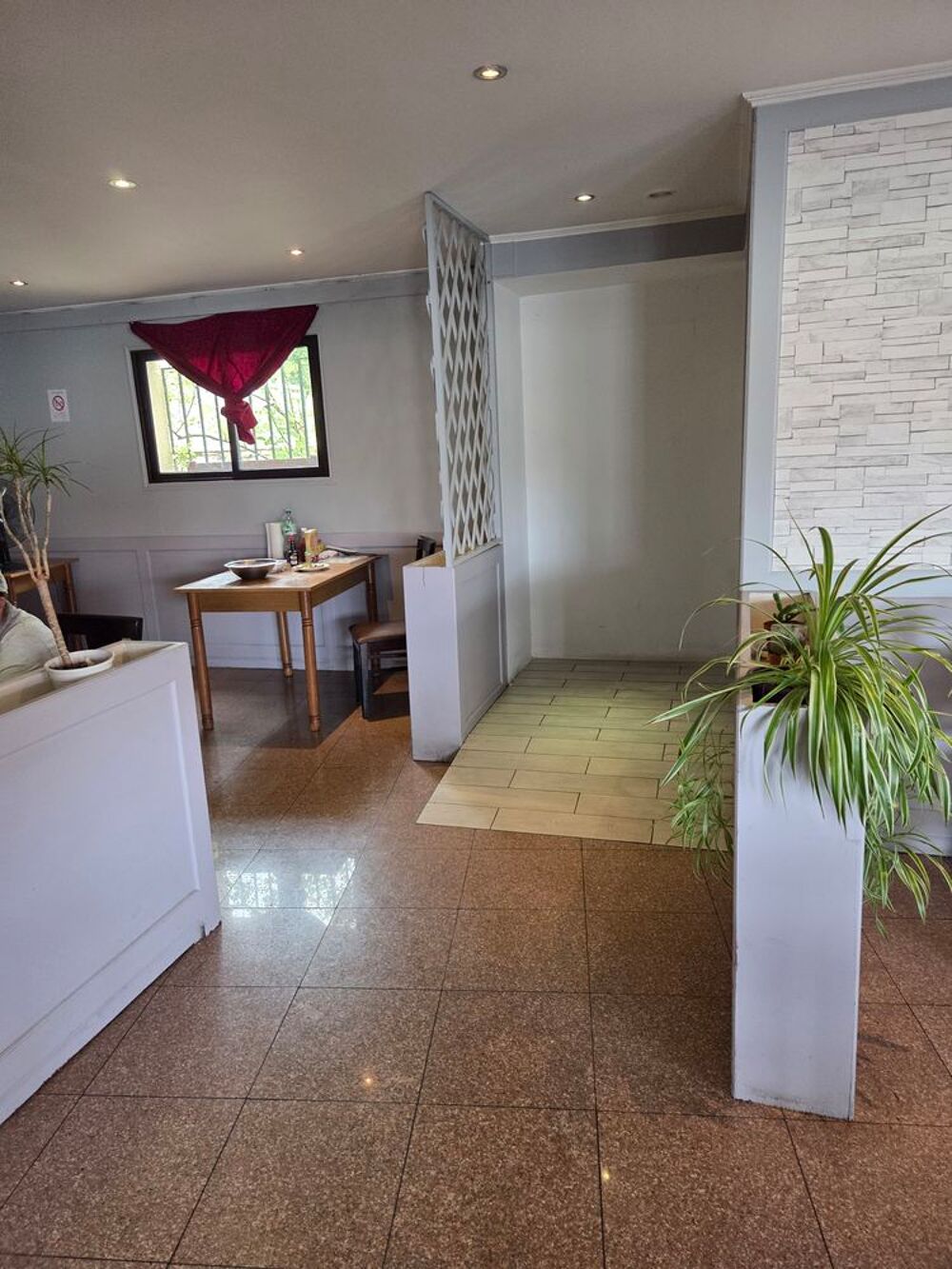 Location Autre LOCAL 180 M2 TOUS COMMERCES Gretz-armainvilliers