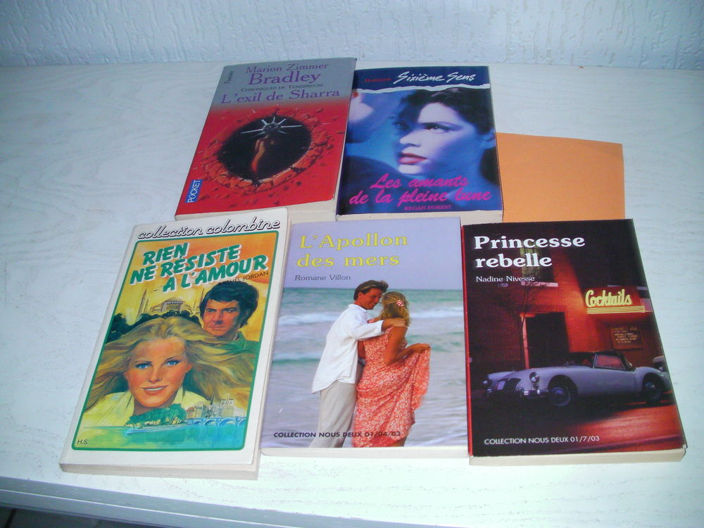 LIVRES ROMANS Livres et BD