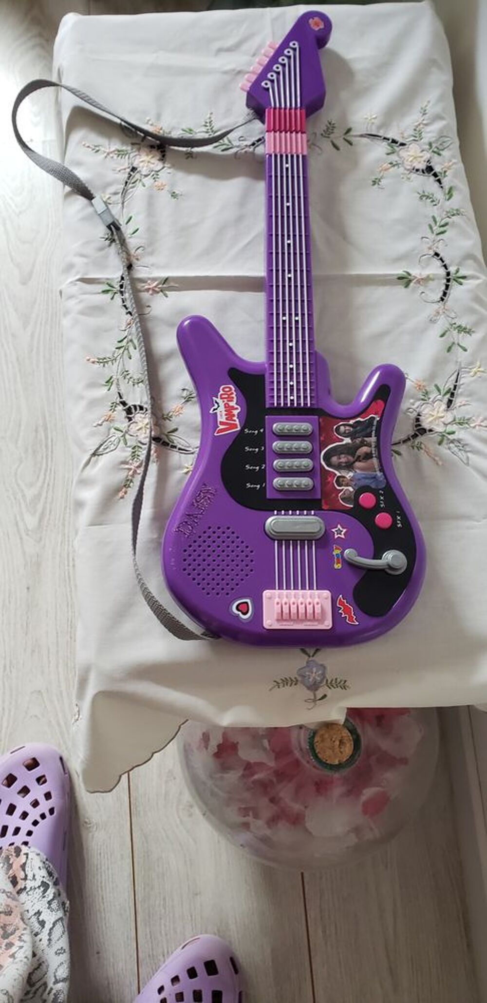Guitare chico vampiro Jeux / jouets