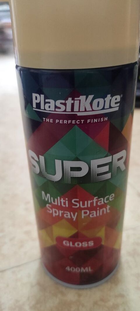 4 Bombes de peinture beiges 16 Massy (91)