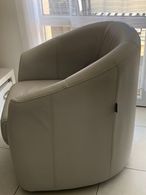 2 fauteuils cabriolets pivotants en cuir gris 0 La Ciotat (13)