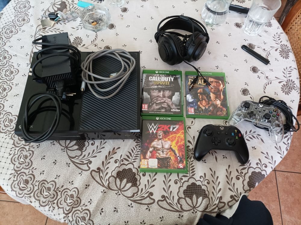 Achetez vent xbox one 500go quasi neuf, annonce vente à Nevers (58