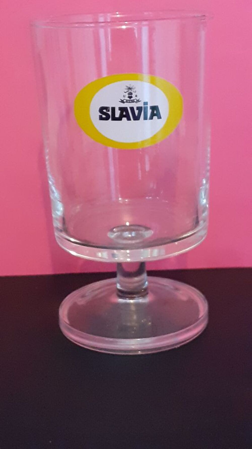 Un verre &agrave; bi&egrave;re Slavia Décoration