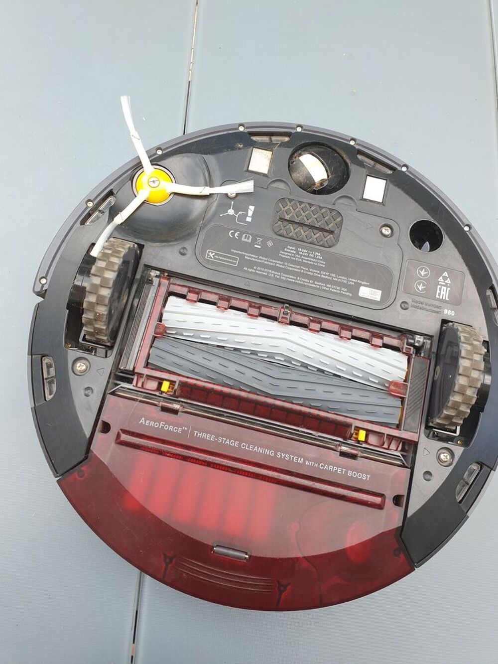 ROBOT ASPIRATEUR Electroménager