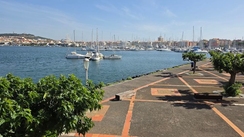 Vente Appartement LE CAP D'AGDE : Situé sur l'île des pêcheurs: (Type appartement ou villa) sur 2 niveaux. Le cap d agde