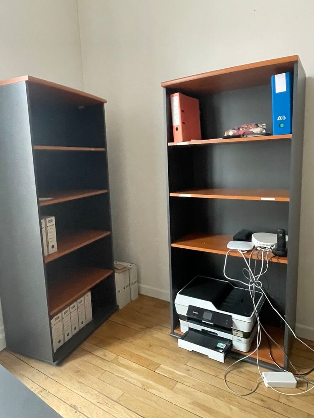 Mobilier de bureau complet quasiment neuf Meubles
