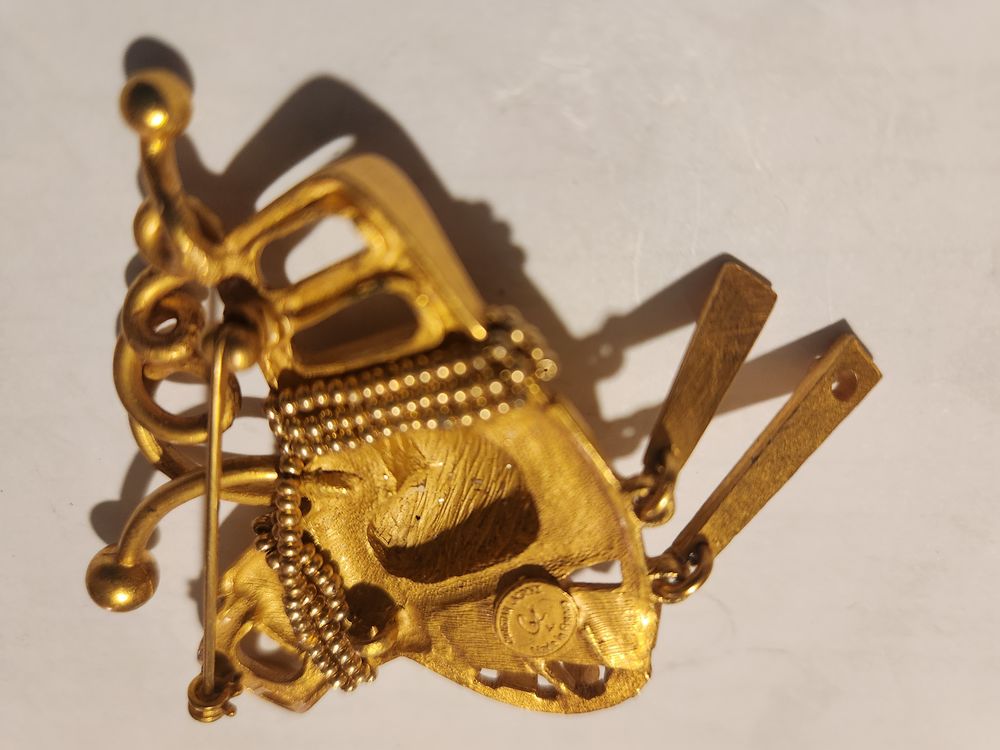 Broche coeur perl&eacute; pendants Christian LACROIX Bijoux et montres