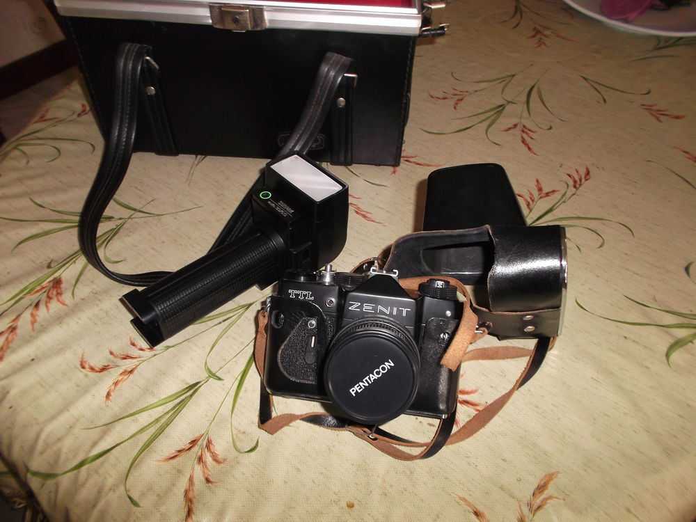 appareil photo et sa valise de transport Photos/Video/TV
