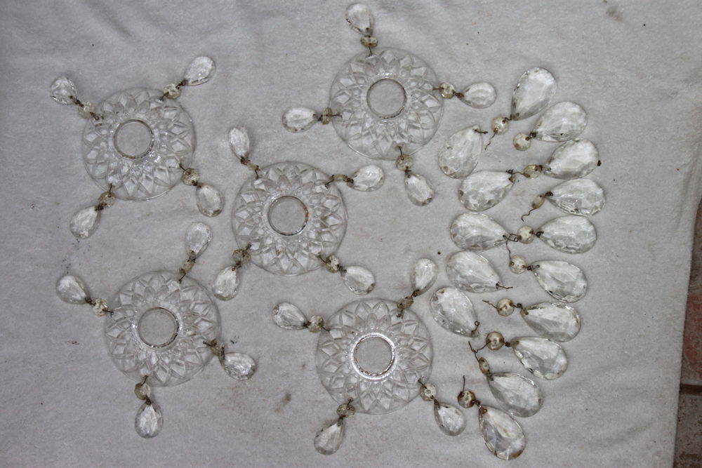 Goutte et coupelle en cristal cisel&eacute; pour lustre Décoration