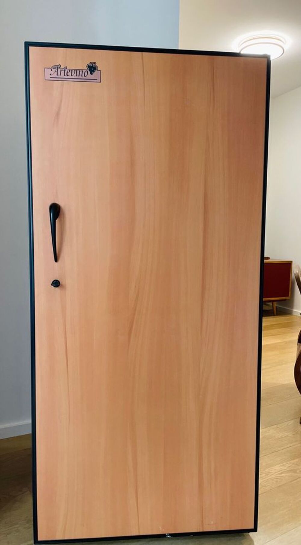 Cave &agrave; vin de vieillissement Artevino 182 bouteilles Electrom�nager