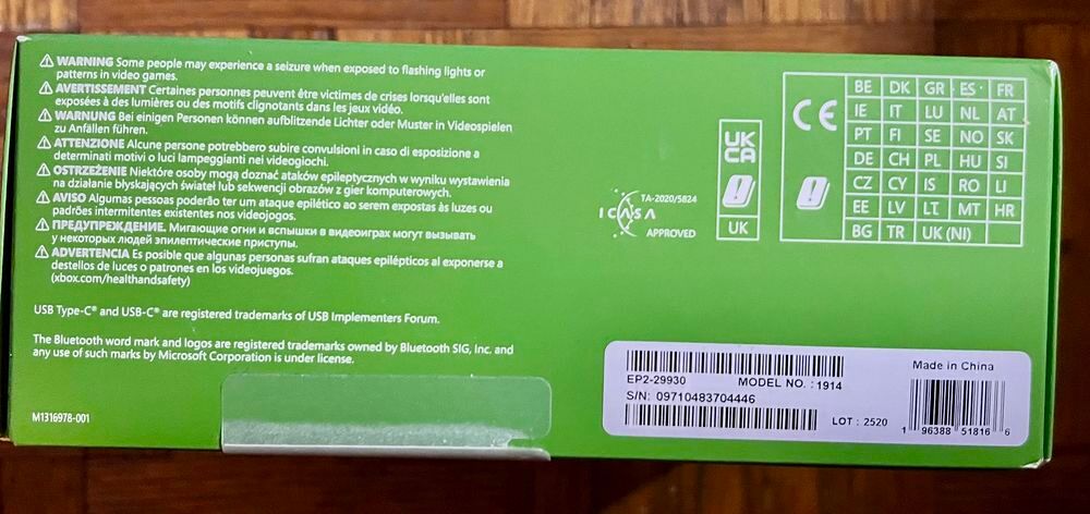 Manette Xbox sans fil Carbon Black Xbox /PC Controller -NEUF Consoles et jeux vidéos