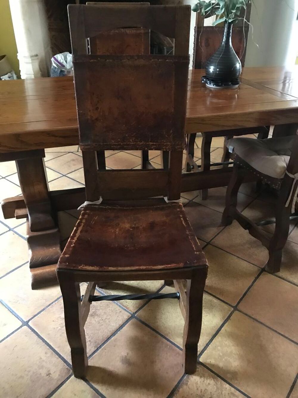 Table en ch&ecirc;ne et 4 chaises Meubles