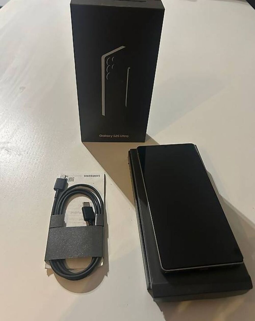 SAMSUNG S25 ULTRA Parfait &eacute;tat Téléphones et tablettes