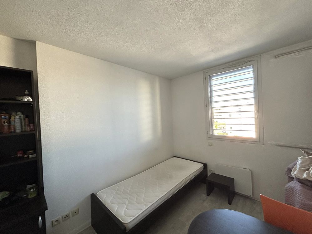 Location Appartement studio meublé à Nîmes Nîmes