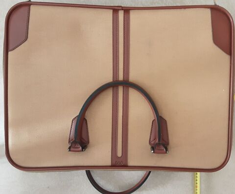 Valise souple et l�g�re � anses, comme neuve. 15 Pontoise (95)