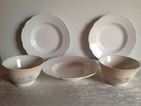ANCIENS BOLS ET ASSIETTES EN FAIENCE BLANCHE & MOTIF Envoi P 19 Tr�gunc (29)