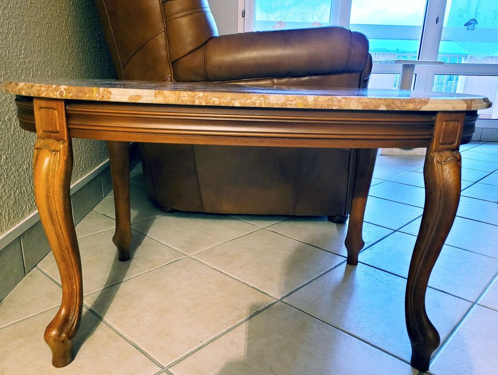 CANAP&eacute; cuir/bois marron 3 places + table basse assortie Meubles