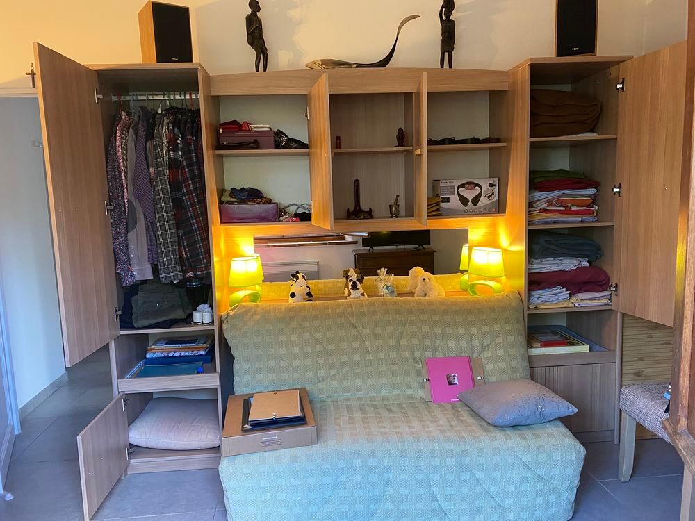 ARMOIRE ET CLIC-CLAC Meubles