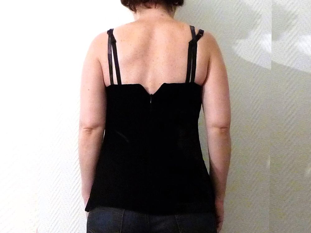 Top &agrave; Bretelles en Soie et Velours Noir- Helena Sorel Vêtements