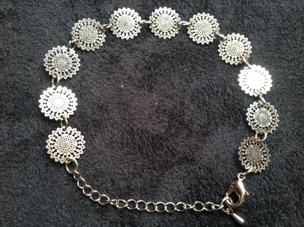 BRACELET ARGENT&Eacute; FLEUR DE ViE RONDE 23 cm Envoi Possible
Bijoux et montres