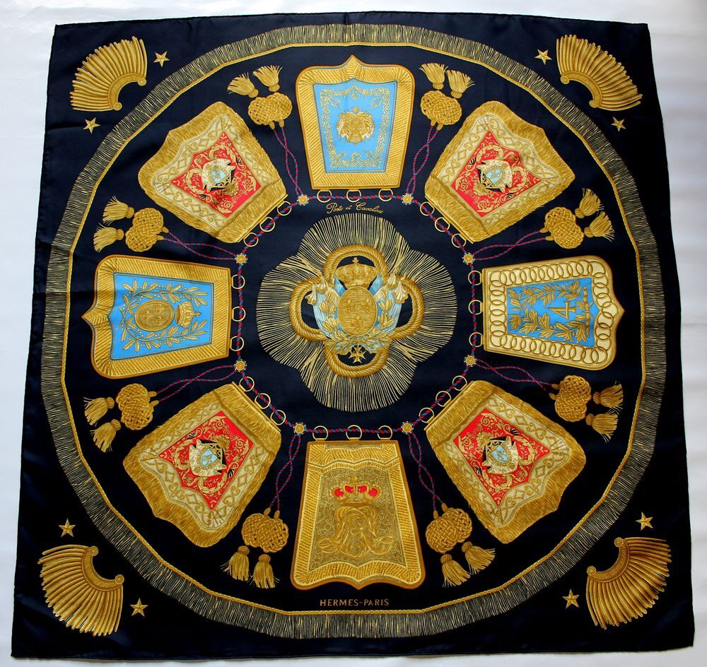 Foulard soie HERMES Poste et Cavalerie Vêtements