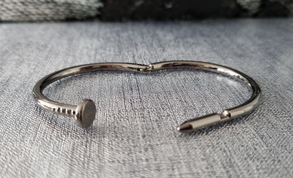 Bracelet Jonc forme Clou, Acier inoxydable Bijoux et montres