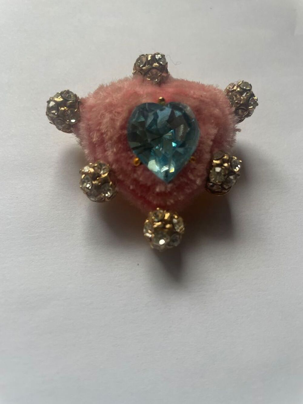 Broche Coeur rose boules strass/coeur strass bleu LACROIX Bijoux et montres
