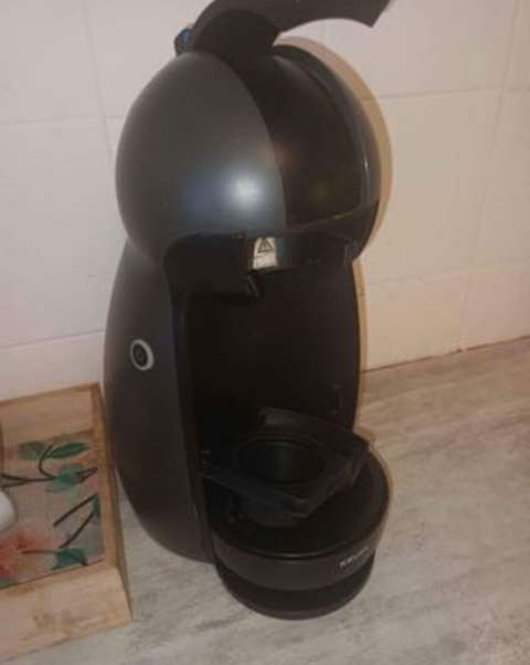 Cafetiere dolce gusto . 
45 Lamotte-Warfuse (80)