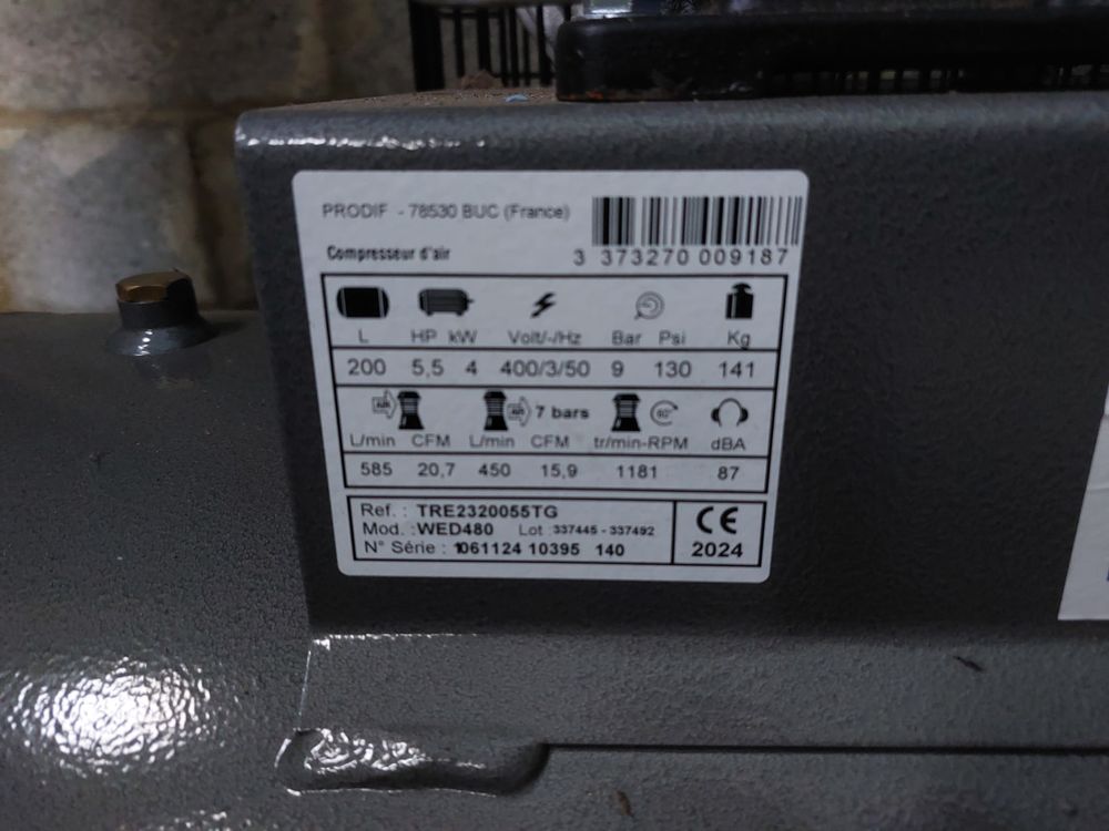 Compresseur professionnel DRAKKAR 200L 5,5 CV 400 V Bricolage