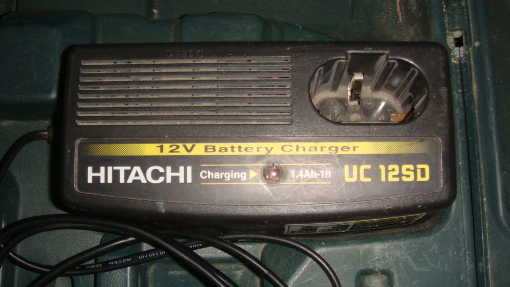 Perceuse visseuse HITACHI Bricolage