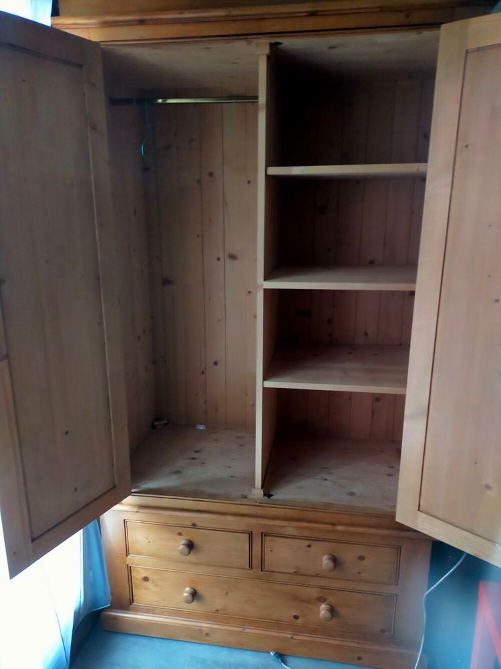 Le petit armoire deals