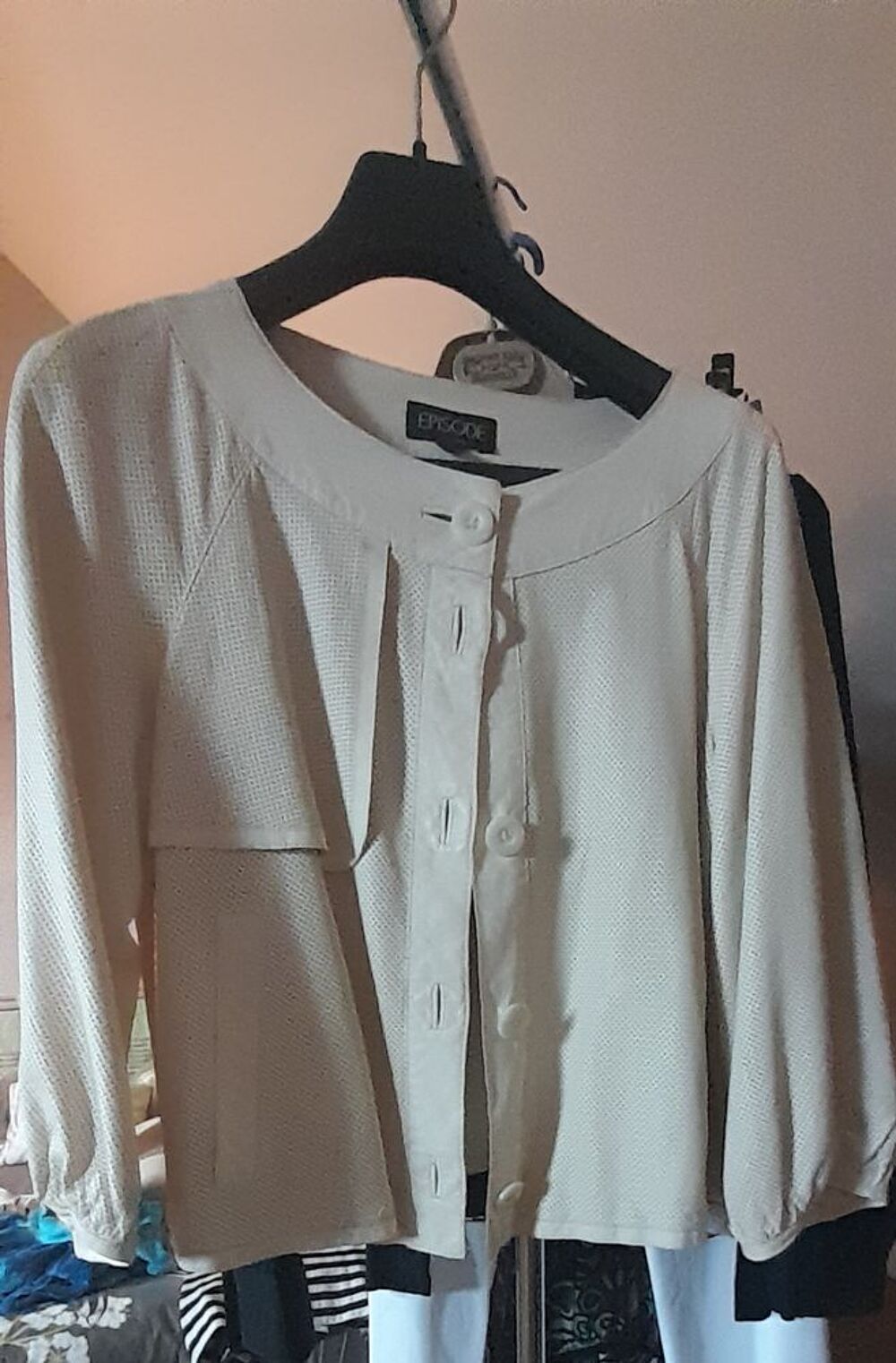 LOTS DE VETEMENTS TRES BON ETAT Vêtements