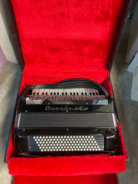 accordon piano Cavagnolo 2200 Challes-les-Eaux (73)