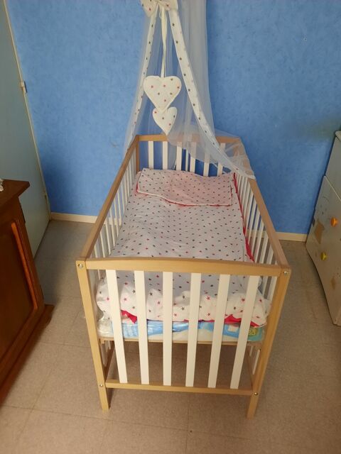 Lit bb en bois avec literie dcorative 50 Soissons (02)