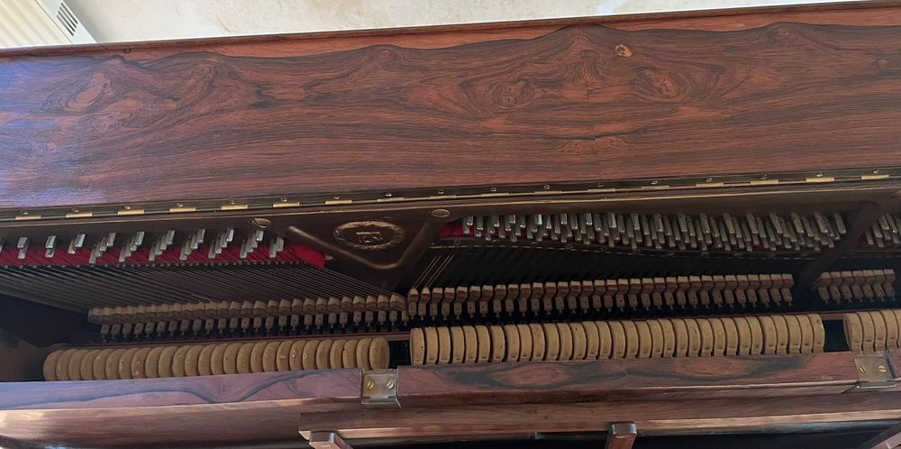Piano droit Instruments de musique