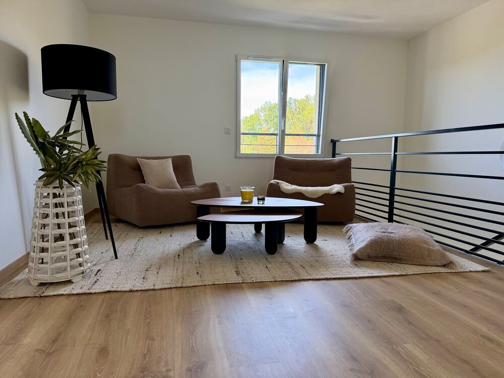 Location Maison Maison contemporaine avec piscine Saint-eusèbe
