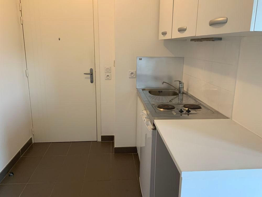 Location Appartement STUDIO 2m2 +  balcon 4m2 + Pkg en S/Sol - PARIS 12e Paris 12